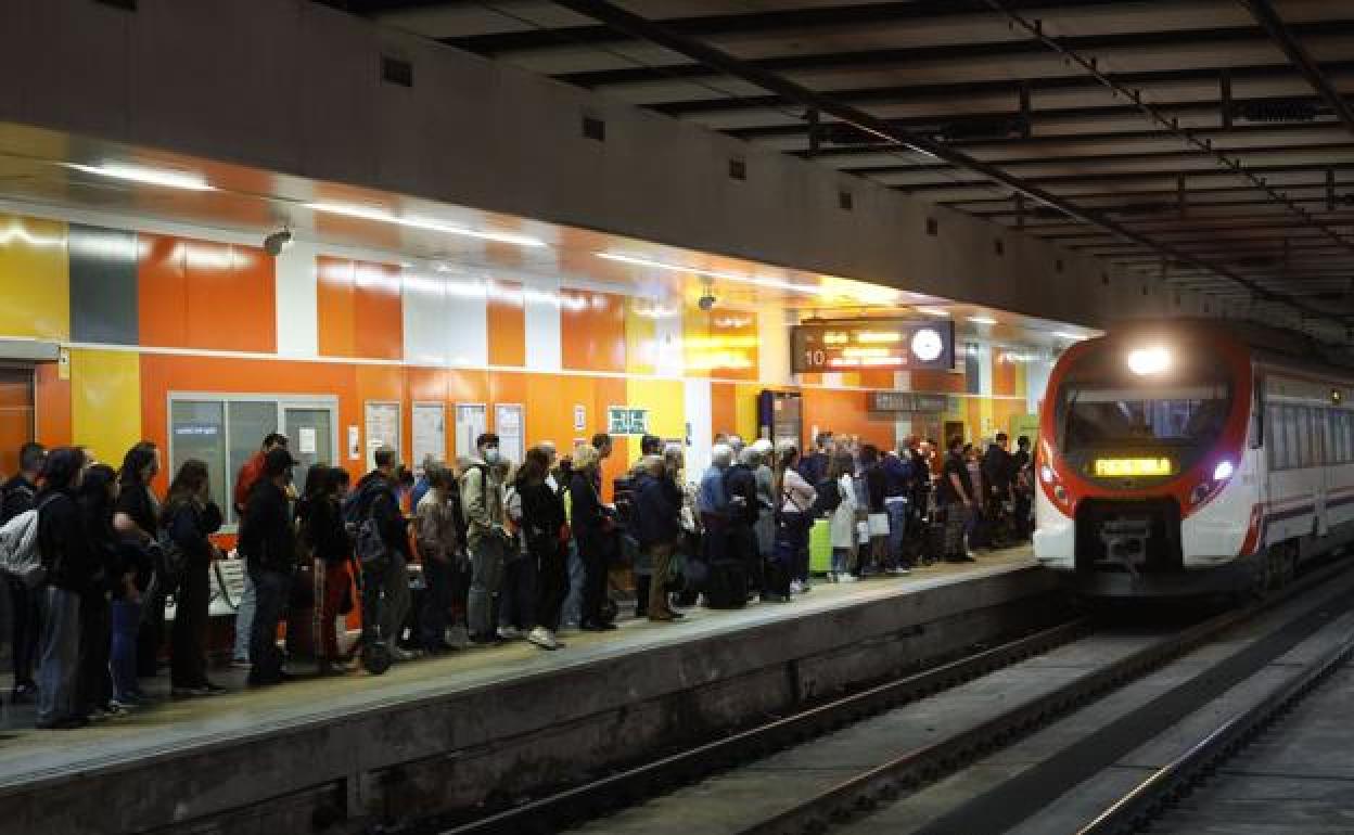 Passengers waiting for a train on the Costa del Sol