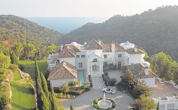This luxury mansion in La Zagaleta became a villa in California's Malibu. 