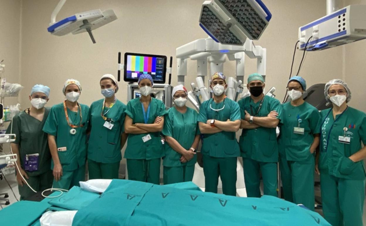 Da Vinci robot performs complex hernia operation in Malaga