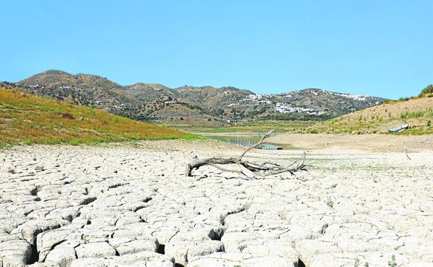 Levels of La Viñuela reservoir are still around all-time lows. 