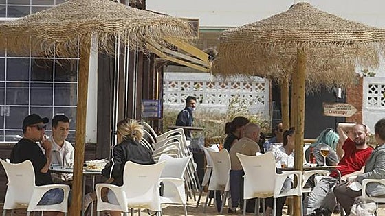 Music licence hours for bars and tourist venues could be extended under Junta review
