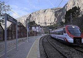 The Caminito del Rey train undergoing tests at El Chorro.