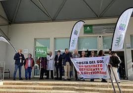 Demonstration outside the Las Lagunas health centre.