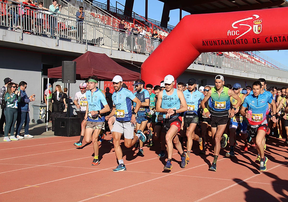 Runners set off on the 26-kilometre race in Cártama.