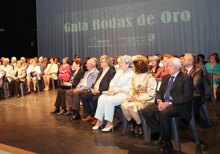 Fifty Axarquía couples celebrate golden and diamond wedding anniversaries