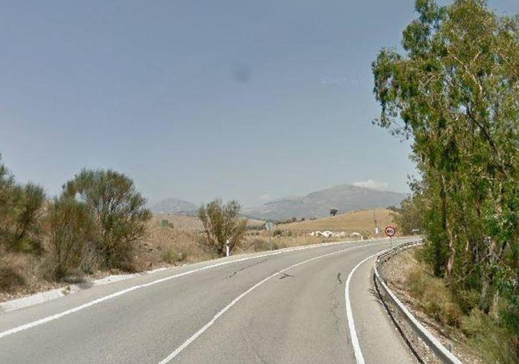 One dead and four injured after car crashes off road in Casabermeja