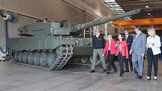 Spanish tanks readied for shipment to Ukraine