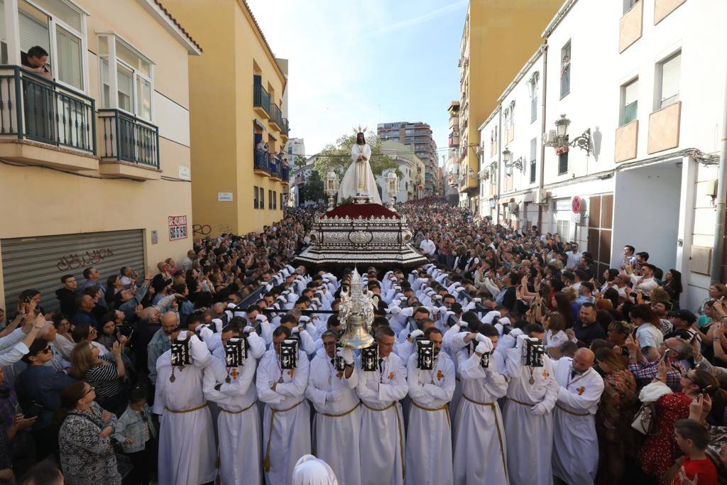 Holy Monday processions in the heart of Malaga, in pictures