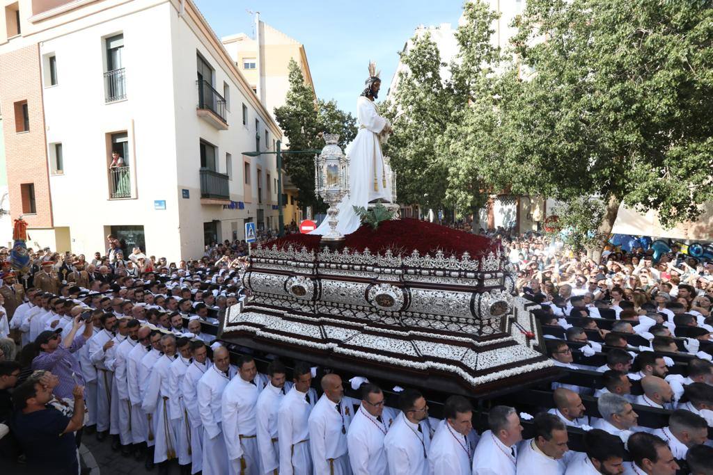 Holy Monday processions in the heart of Malaga, in pictures
