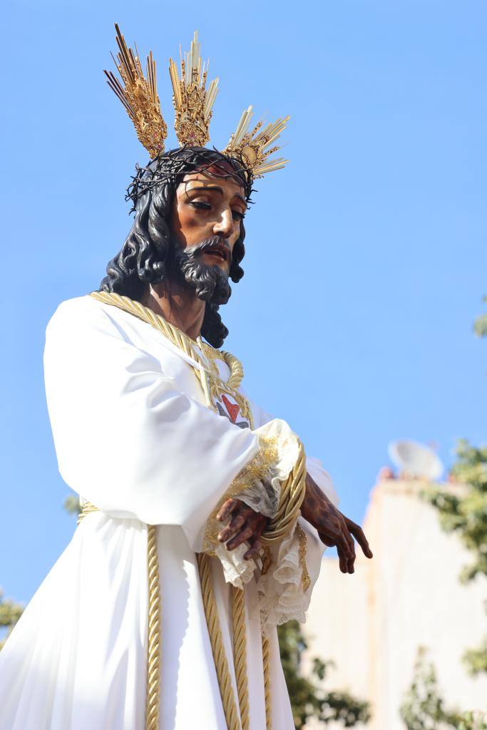 Holy Monday processions in the heart of Malaga, in pictures