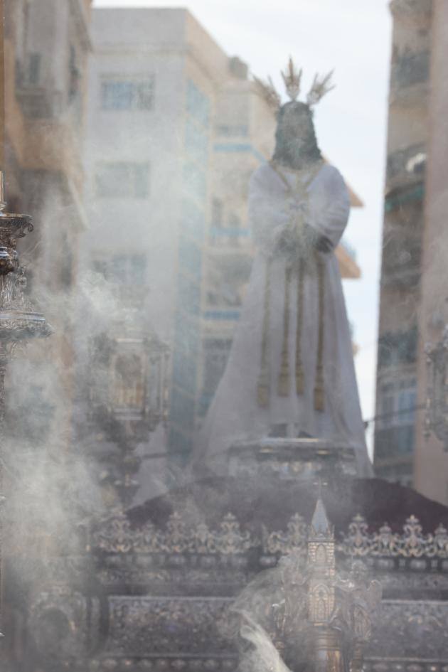 Holy Monday processions in the heart of Malaga, in pictures