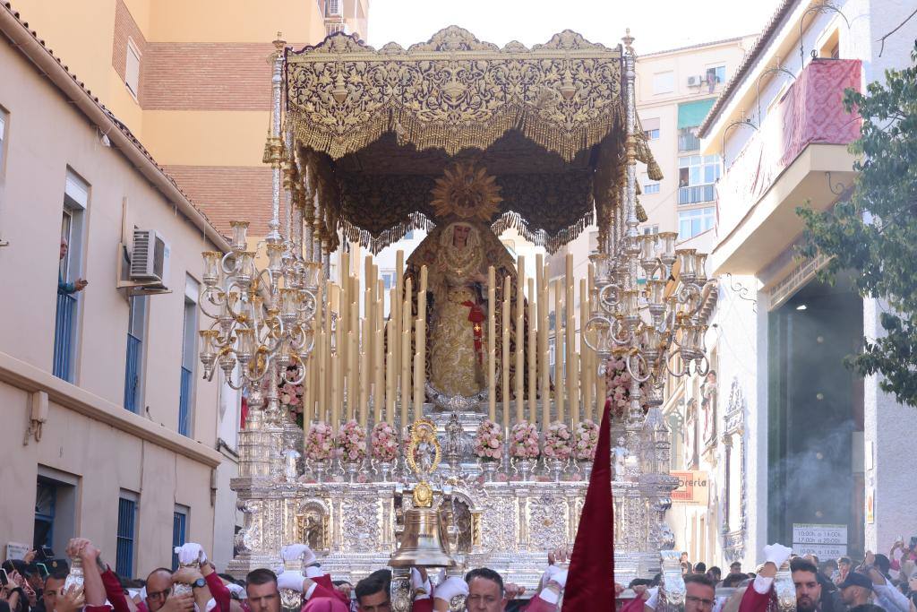 Holy Monday processions in the heart of Malaga, in pictures