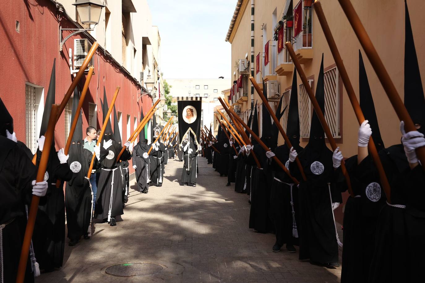 Holy Monday processions in the heart of Malaga, in pictures