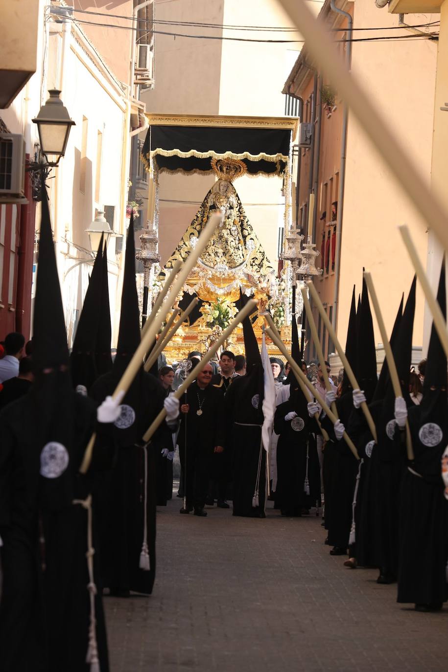 Holy Monday processions in the heart of Malaga, in pictures