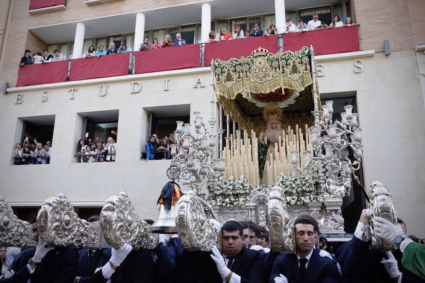 Holy Monday processions in the heart of Malaga, in pictures
