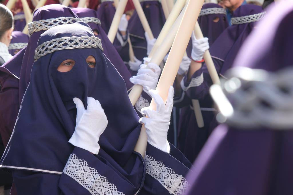 Holy Monday processions in the heart of Malaga, in pictures
