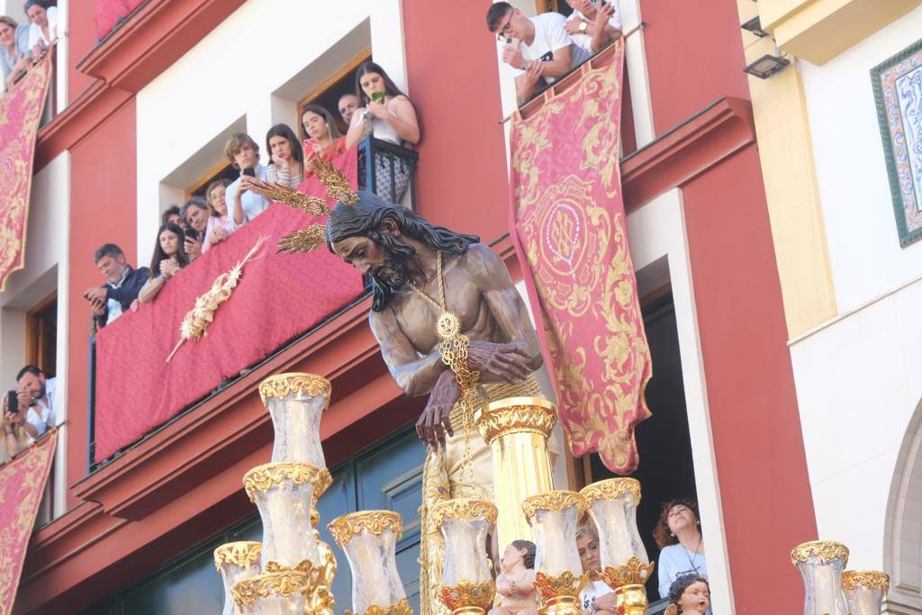 Holy Monday processions in the heart of Malaga, in pictures