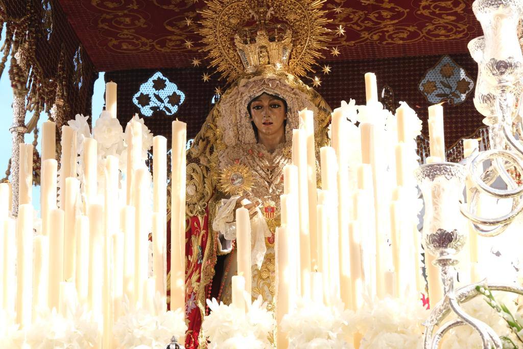 Holy Monday processions in the heart of Malaga, in pictures