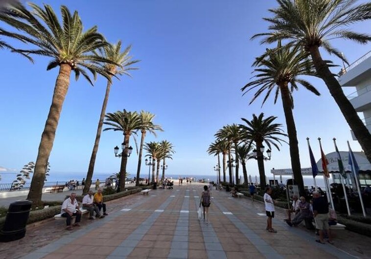 Work to replace Nerja&#039;s Balcón de Europa paving starts now Easter is over