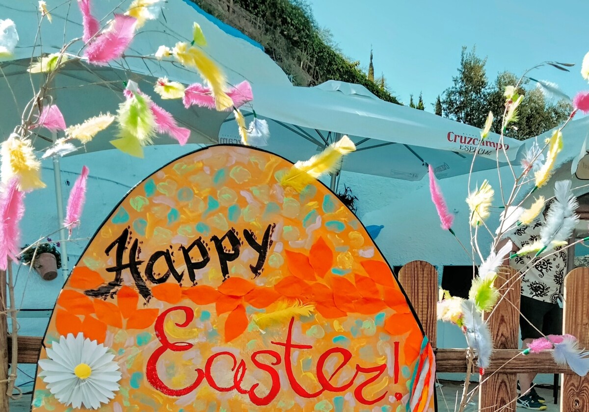 Egg and feather branches.