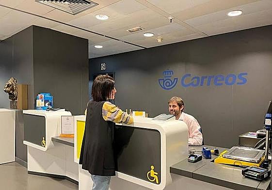 Correos has 2,389 branches across Spain.