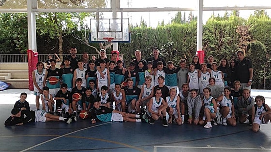 Torremolinos basketball club's 30th anniversary marked with Medal of Honour for Sports Merit