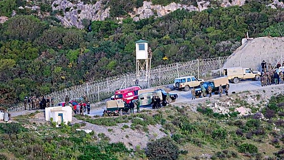 Spain closes Ceuta border after massive attempt by migrants to scale fence