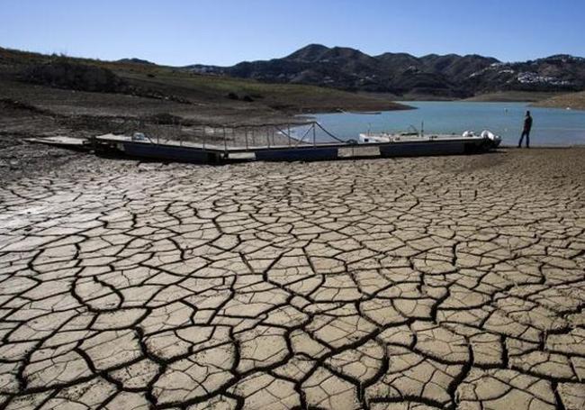 Some reservoirs are in a critical state.
