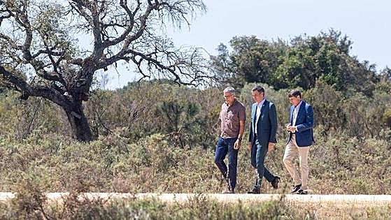 Spanish PM Pedro Sánchez visits Doñana to make his point on water use