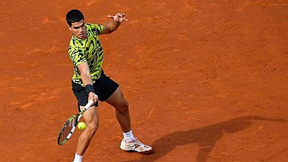 Carlos Alcaraz wins back-to-back Barcelona Open titles after brushing aside Stefanos Tsitsipas