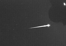 The fireball was captured at six in the morning on Sunday, 23 April.