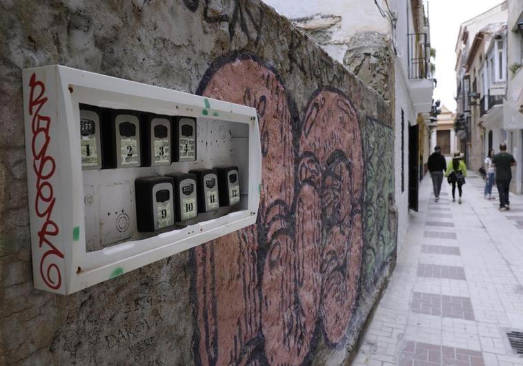 Council seeks to remove key safes for tourist apartments from public thoroughfares