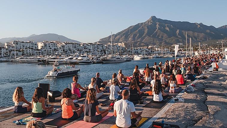 Unique chance to unwind by the sea at Cívitas Puerto Banús international yoga festival