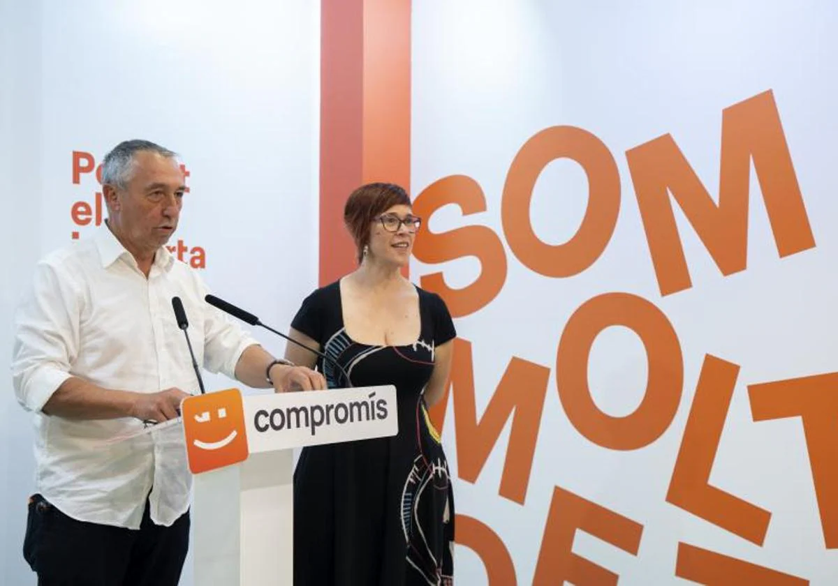 Joan Baldoví, leader of the Compromís party, and Àgueda Micó