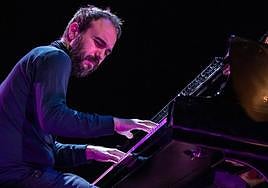 Jazz pianist Moisés Sánchez heads to Fuengirola.