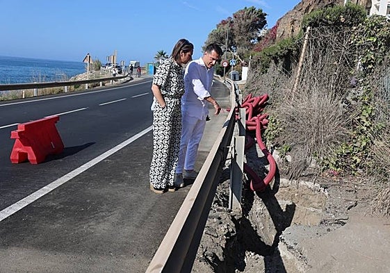 Mayor of Torrox Óscar Medina and councillor Paola Moreno visited the area earlier this week