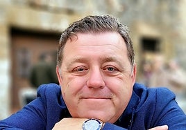 Dean Tyler Shelton standing for PP in Manilva.