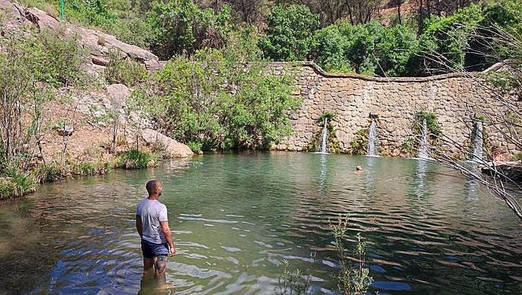 Walking in search of waterfalls, rivers and natural springs