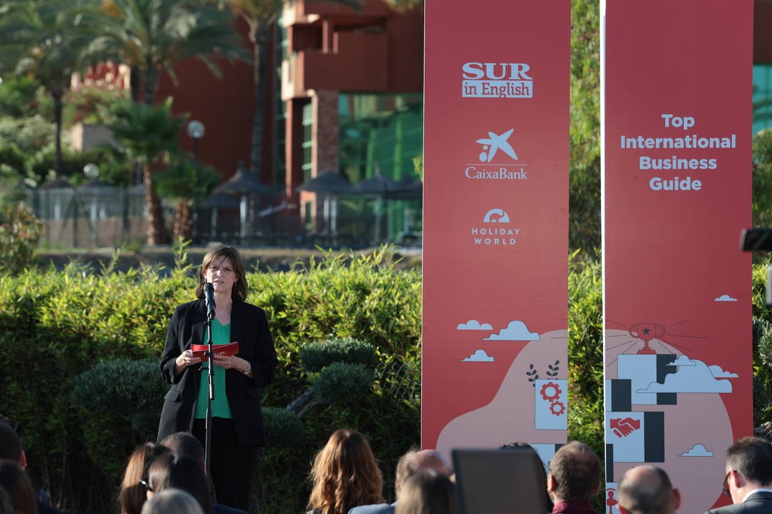 SUR in English celebrates international business