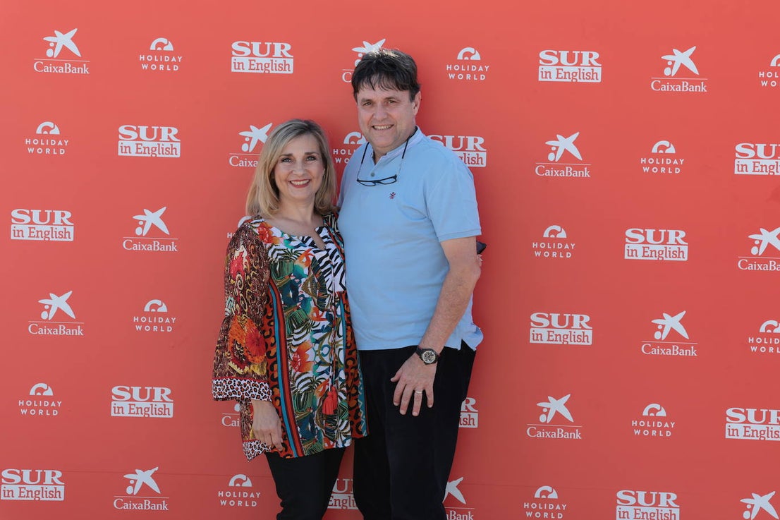 SUR in English celebrates international business