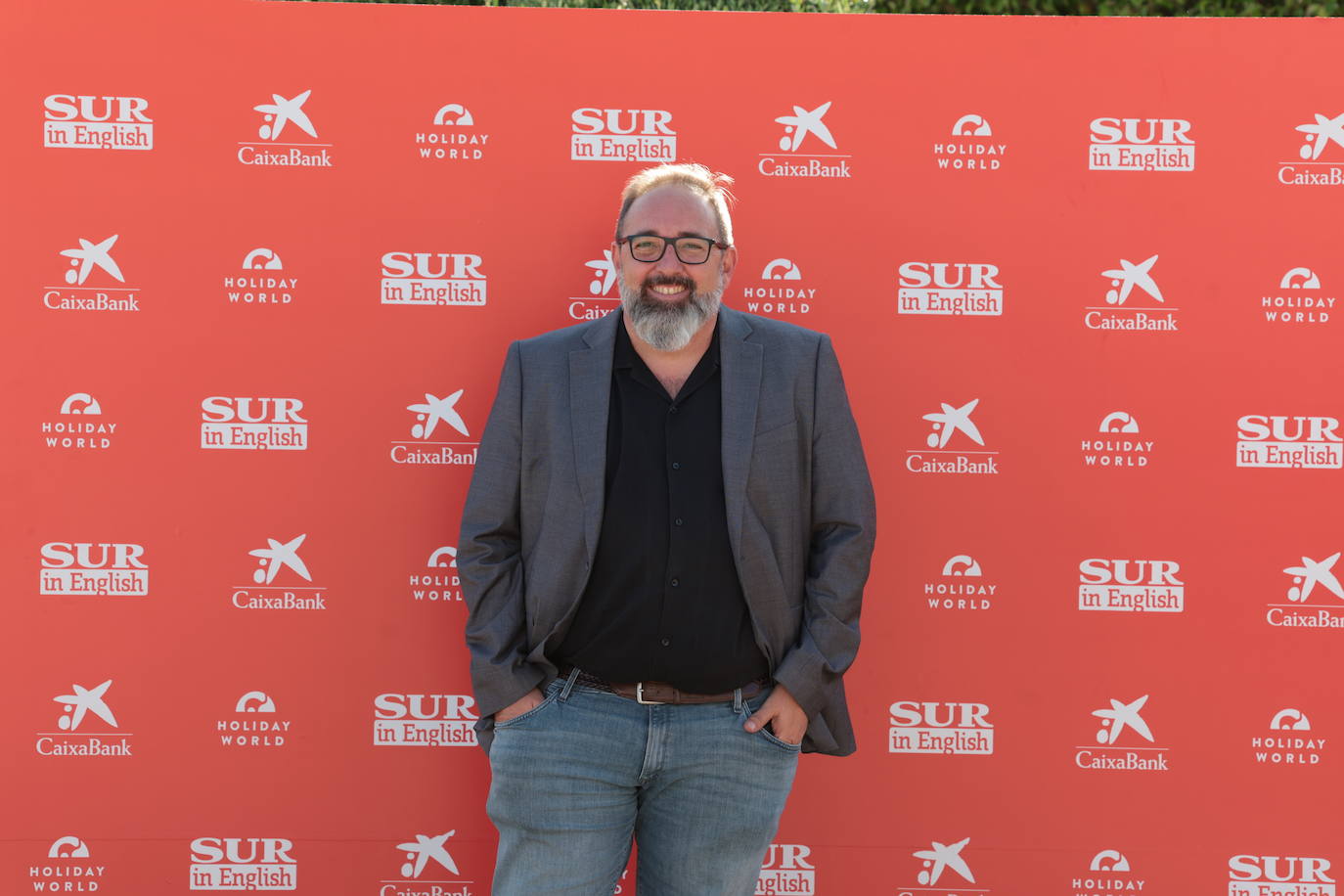 SUR in English celebrates international business