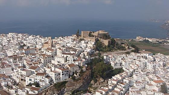 Salobreña: a strategic island abundant with salt