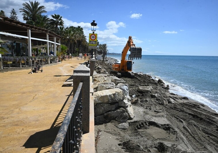 Construction work on the breakwater at Casablanca beach was carried out as a matter of urgency in April 2022.
