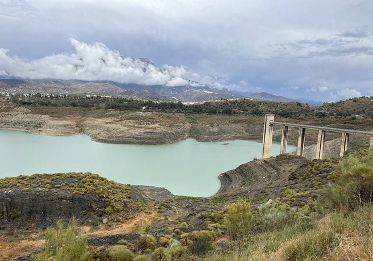 La Viñuela reservoir is currently at 9.5% of its capacity