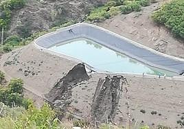 Thousands of litres of water discharged into Axarquía river after unlicensed irrigation reservoir ruptures