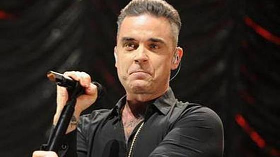 Robbie Williams heads to Marenostrum for first appearance on the Costa del Sol