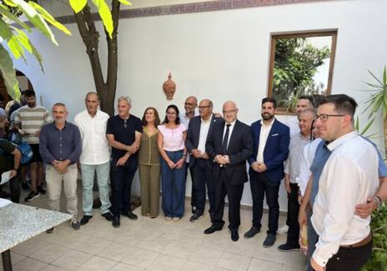 PP and independent Torre del Mar group sign 'historic' pact to govern in Vélez-Málaga
