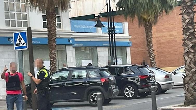 Gunpoint bank robbery in Fuengirola