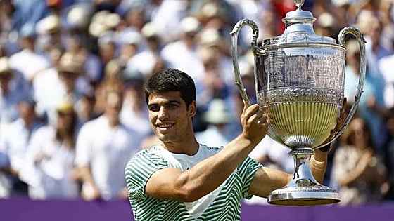 Victory at Queen's shows Spain's Carlos Alcaraz can win on grass too