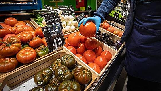 Rising prices force Spanish government to extend IVA sales tax rebate on some staple foods